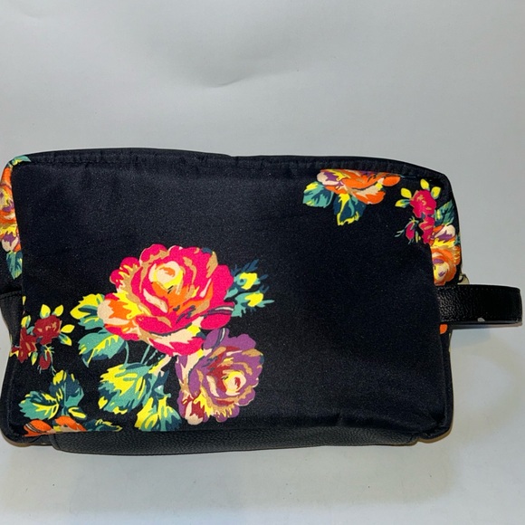 Like new Betsey Johnson floral make up bag - Picture 2 of 9